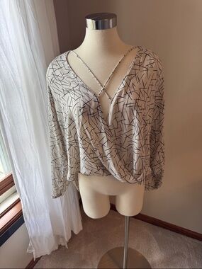 Akira Women's Cream V-Neck Printed Surplice Top